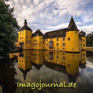 Wasserschloss Gudenau bei Bonn am Morgen